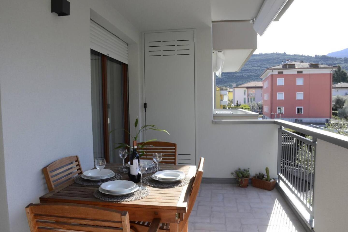 Appartamento Peler13 Con Balcone E Parcheggio Рива-дель-Гарда Экстерьер фото